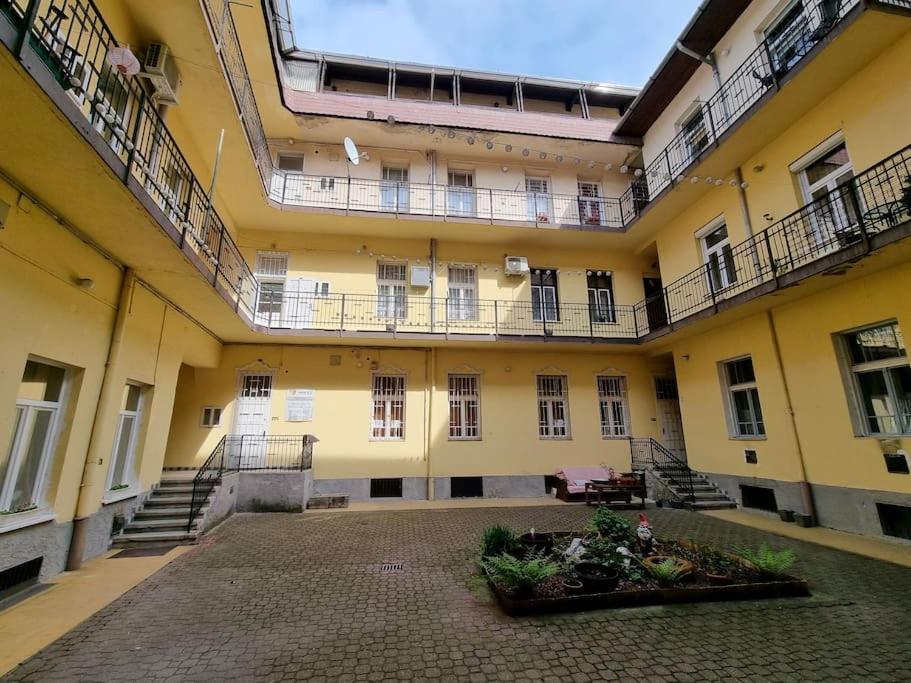 Vintage Apartman In City Center 미슈콜츠 외부 사진
