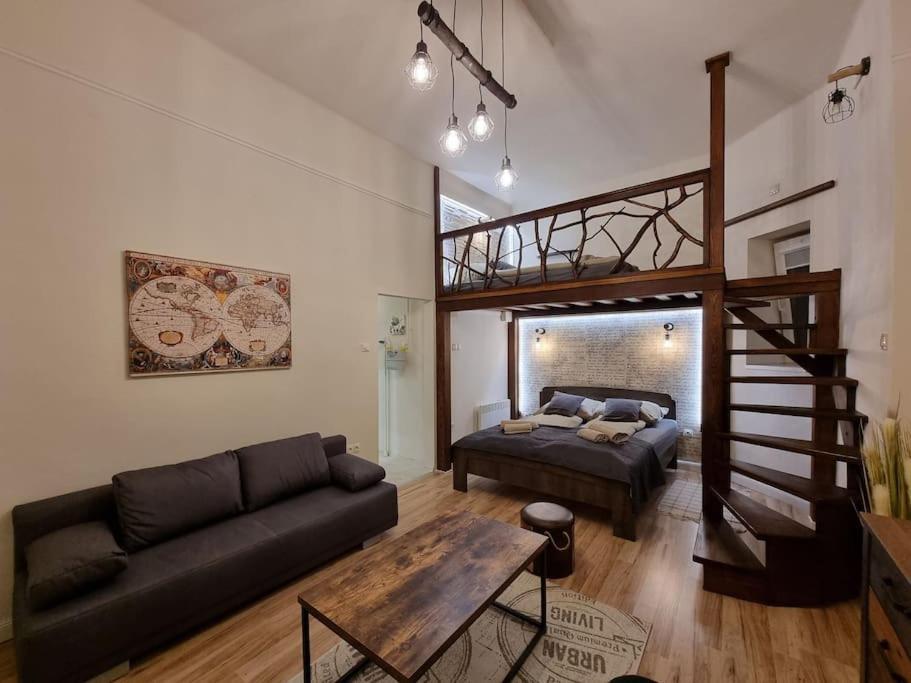 Vintage Apartman In City Center 미슈콜츠 외부 사진