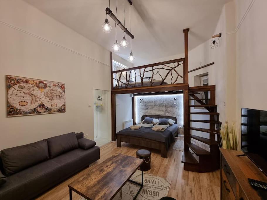 Vintage Apartman In City Center 미슈콜츠 외부 사진