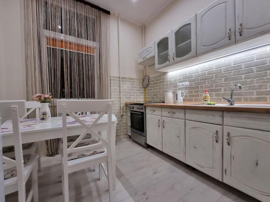 Vintage Apartman In City Center 미슈콜츠 외부 사진