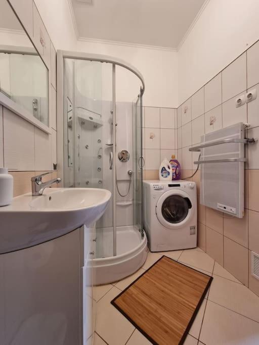 Vintage Apartman In City Center 미슈콜츠 외부 사진